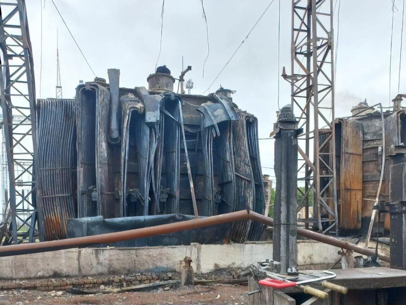 Окупанти розбомбили електропідстанцію в Сумській області