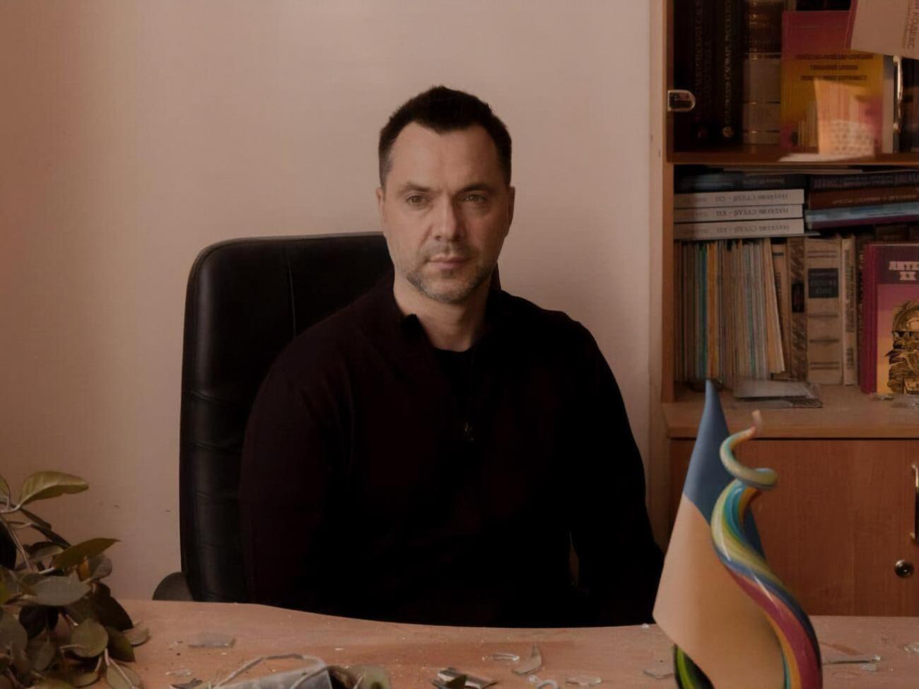 Людоедский режим в Беларуси обманул Протасевича. Он получил восемь лет колонии, хотя сдал свою девушку и убеждения, публично став на сторону режима