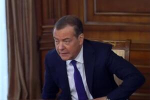 Медведєв (на фото) написав про "фізичне усунення" Зеленського