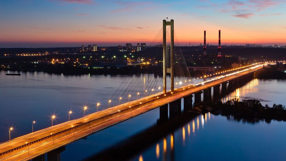 В Киеве во время тревоги слышали несколько взрывов, в нескольких районах были вызовы экстренных служб