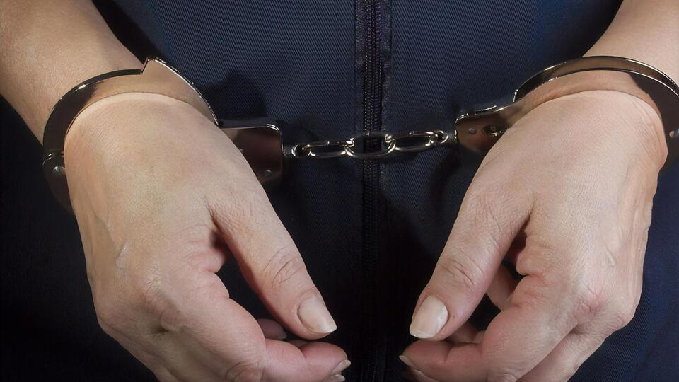 СМИ пишут, что задержанная – украинка, приехавшая в Россию с целью вывезти детей-сирот из оккупированных Россией регионов за границу