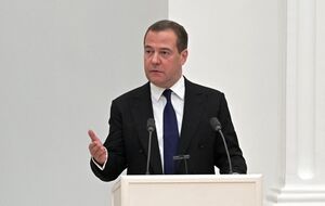 Шустер: Кому Медведев пытается понравиться?