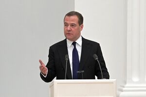 Шустер: Кому Медведев пытается понравиться?