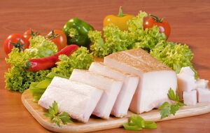 В первую очередь при выборе сала следует обратить внимание на безопасность продукта