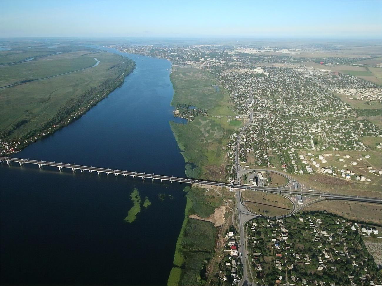 Антоновский мост в Херсонской области