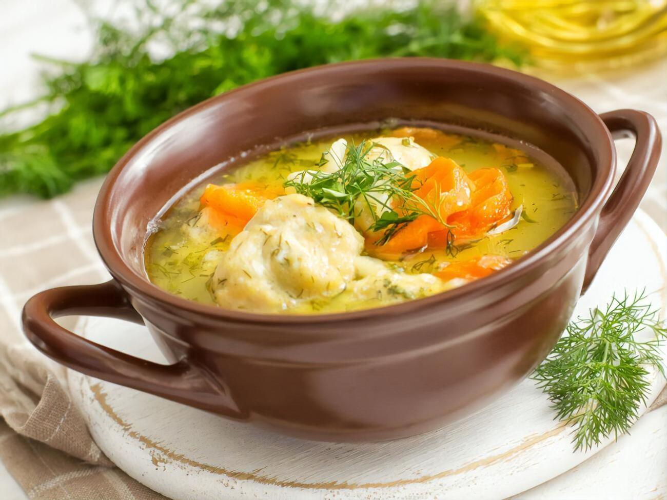 Зелень краще додавати в суп безпосередньо перед подаванням