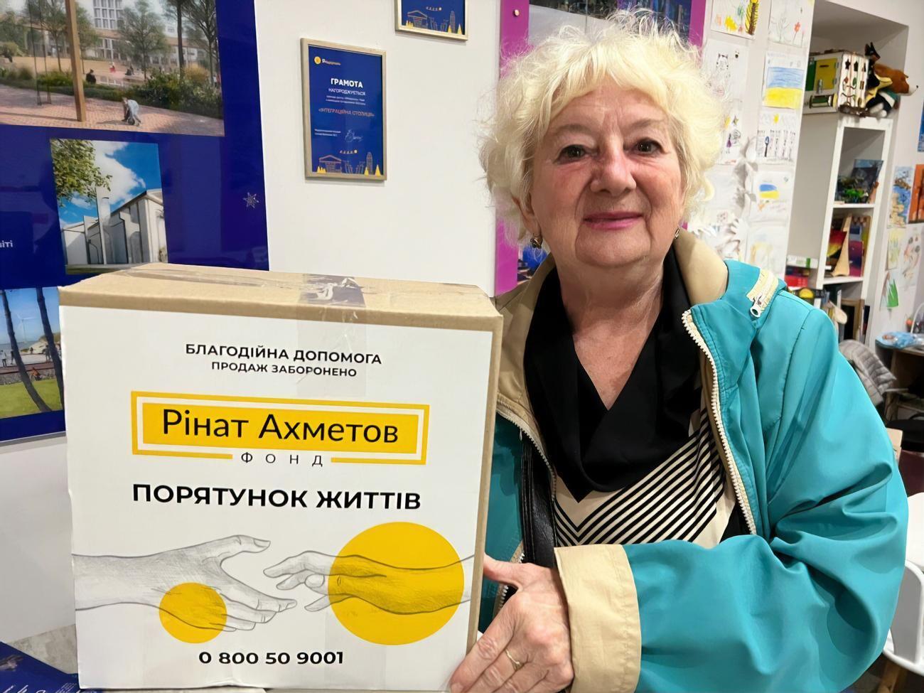 Фонд Рината Ахметова передал более 600 тыс. продуктовых наборов для жителей 22 областей Украины