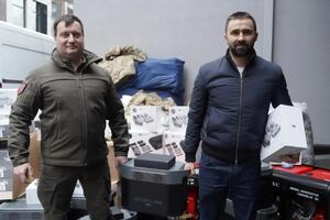 Найбільшу партію генераторів від "Метінвесту" передали воїнам Головного управління розвідки й Державної прикордонної служби України