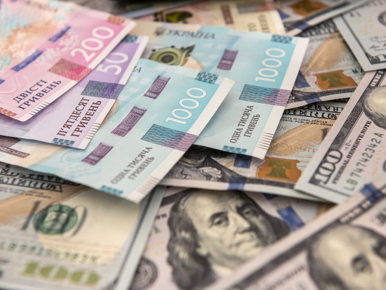 Українські банки оприлюднили курси валют станом на 4 травня