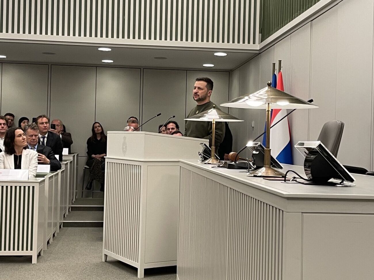 Зеленський виступив у парламенті Нідерландів