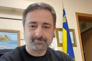 Смелянский показал, как будет выглядеть новая почтовая марка
