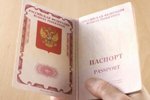 Окупанти намагаються активно проводити паспортизацію дітей