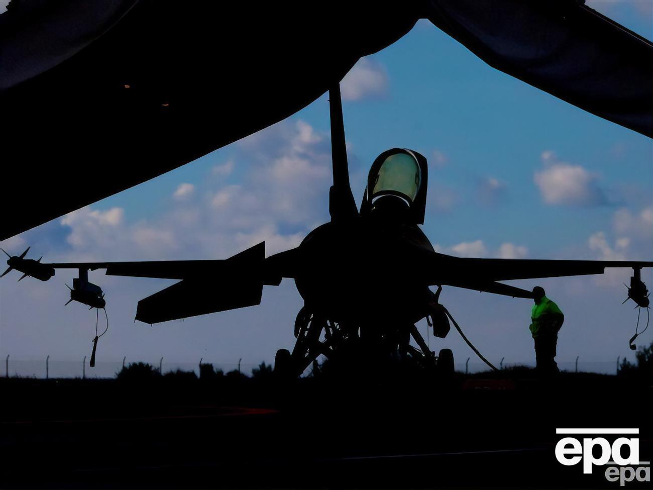 Имея эскадрилью хорошо оснащенных F-16, Украина сможет обеспечивать бесперебойный поток судов с зерном, отметил Кулеба