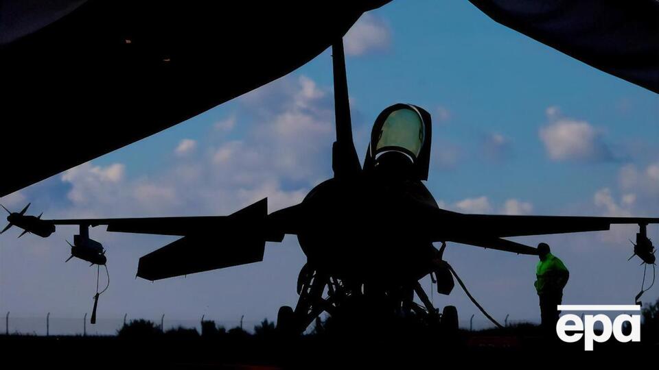 Имея эскадрилью хорошо оснащенных F-16, Украина сможет обеспечивать бесперебойный поток судов с зерном, отметил Кулеба