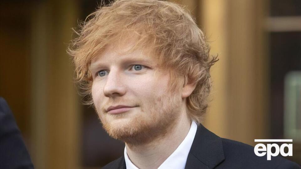 Після оголошення вердикту суду про те, що він сам створив свій хіт, Ширан обійняв свою команду