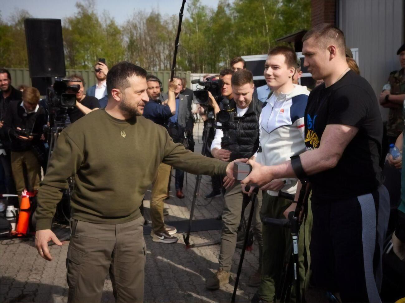 Президент поспілкувався з пораненими, яких лікують у Нідерландах