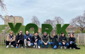 Труппа добиралась до Йорка 60 часов