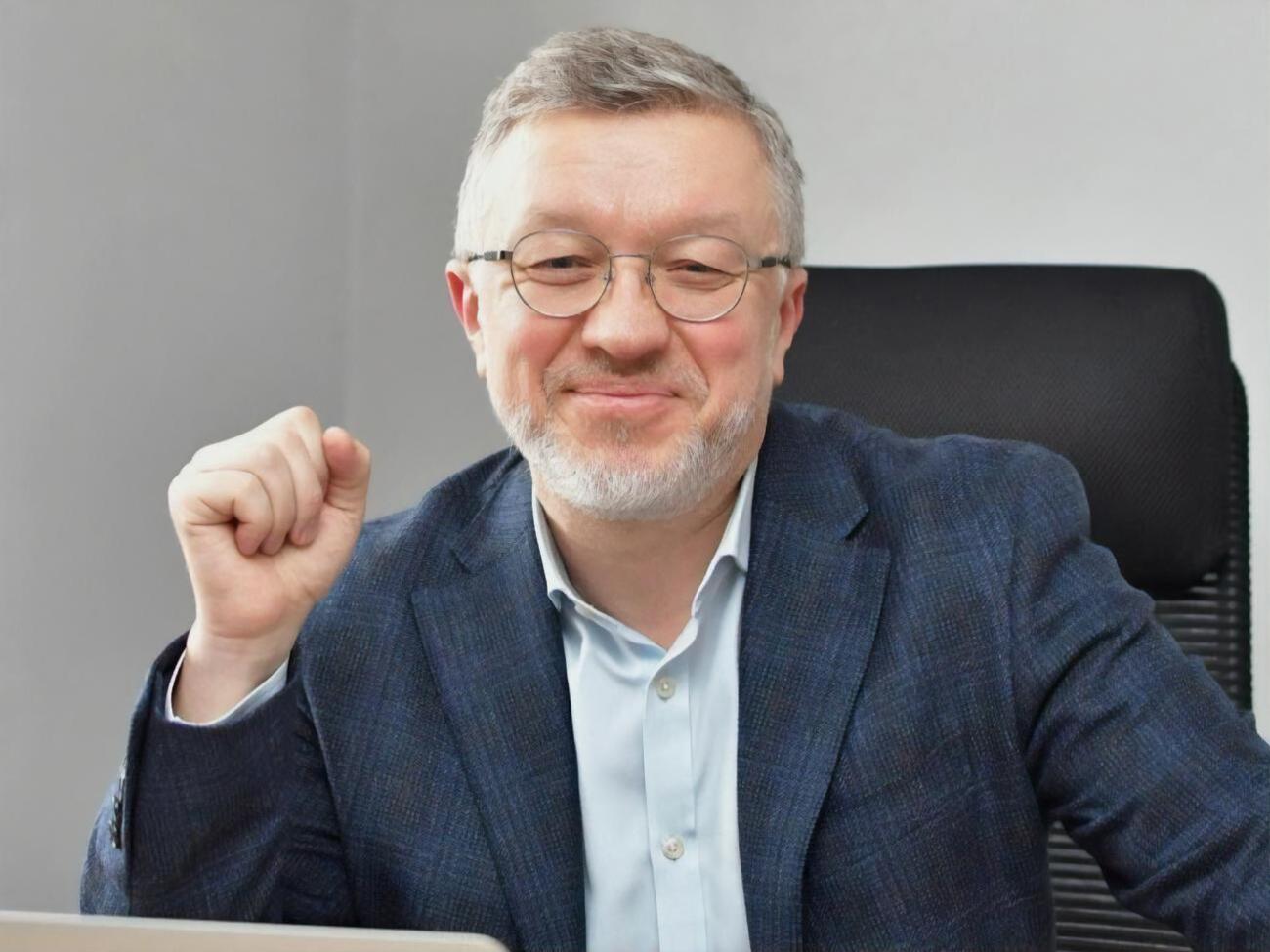 У золото-валютних резервах НБУ дуже-дуже багато грошей. Тим, хто не цінує нашу рідну гривночку, варто задуматися