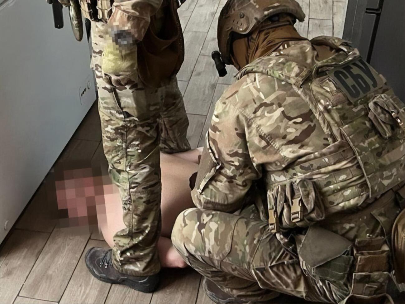 Сотрудники СБУ задержали обоих подозреваемых во время выполнения ими вражеской задачи