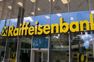 RBI заявляє, що продовжить роботу над потенційними угодами, які приведуть до продажу або від'єднання "Райффайзенбанку" в Росії