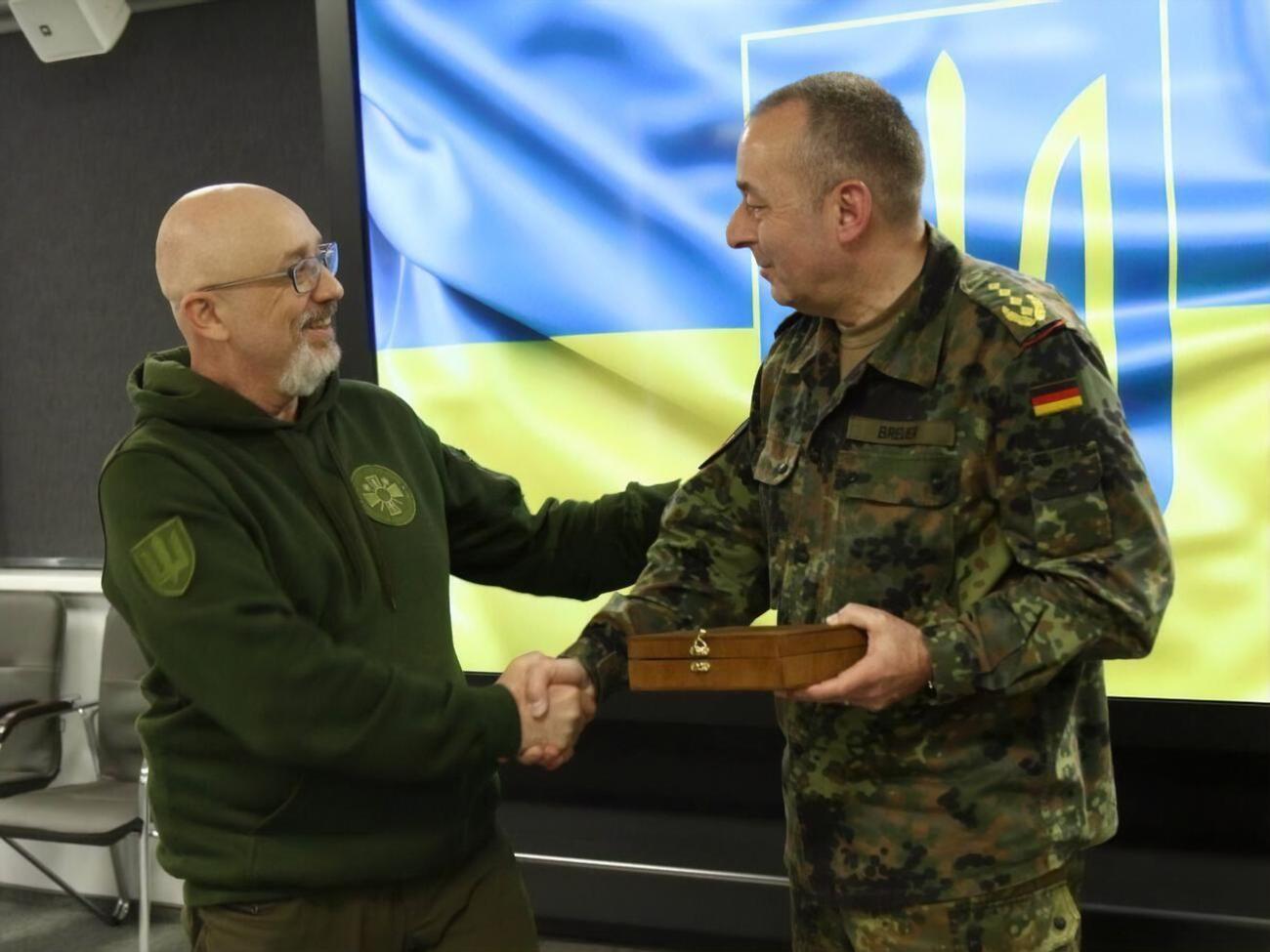 Резніков на зустрічі з Броєром: Наше спільне завдання &ndash; побудувати міцну систему міжнародної безпекової архітектури