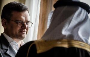 Кулеба 5 мая в Киеве провел встречу с главой МИД Бахрейна