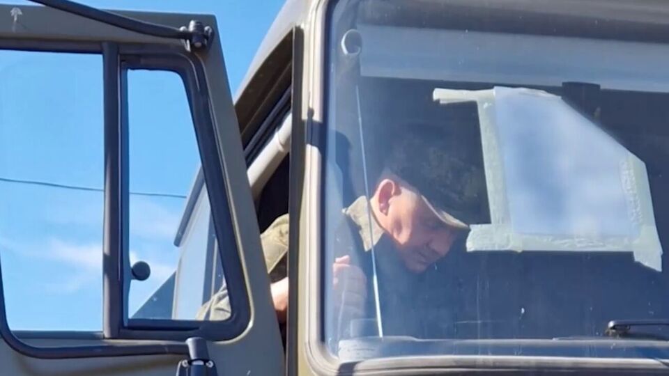 Шойгу осмотрел военную технику оккупантов