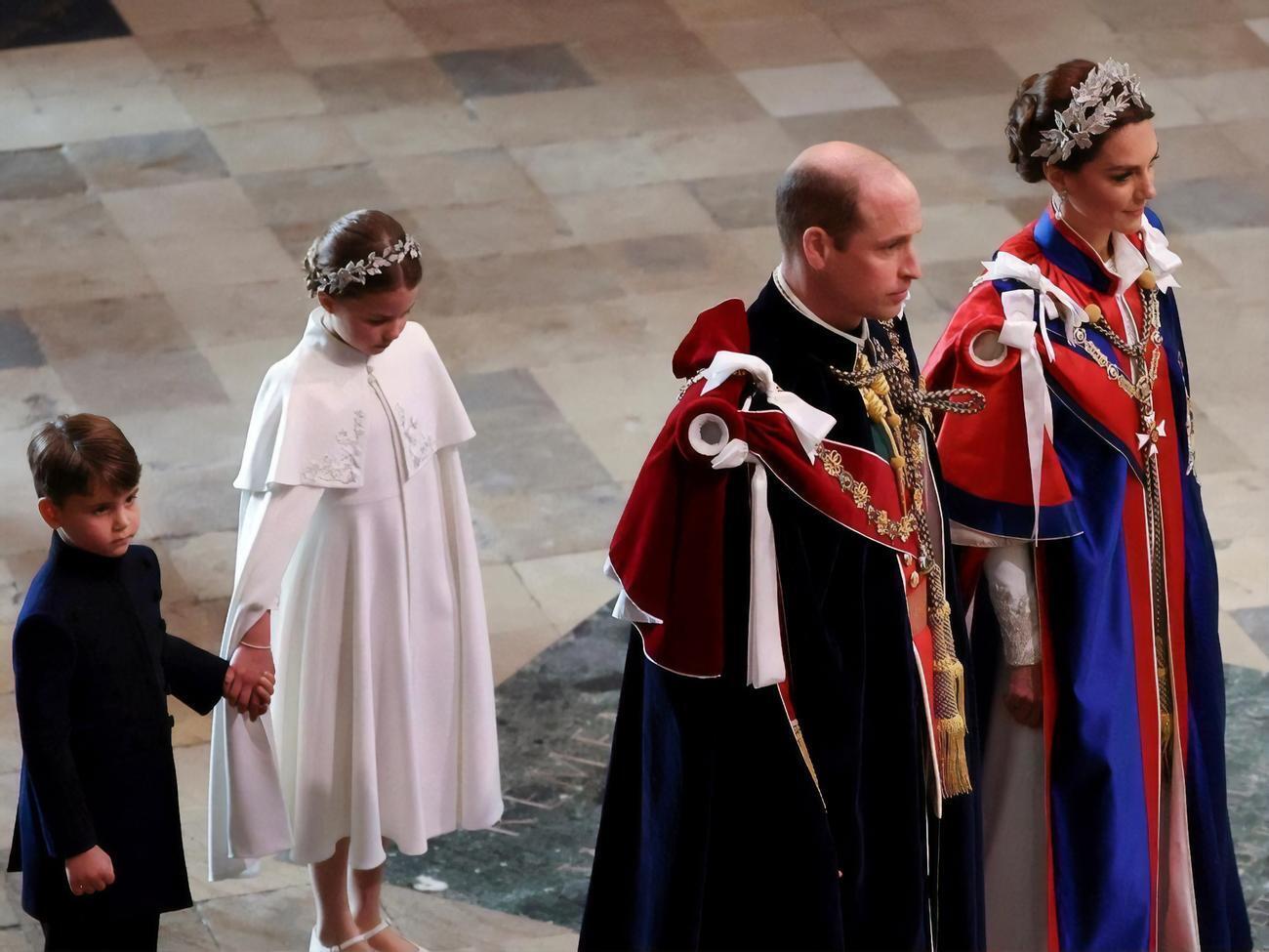 Принц Вільям і його дружина Кетрін були на коронації разом зі своїми дітьми