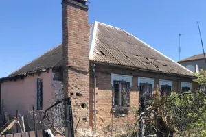 Унаслідок російських обстрілів пошкоджено будинки