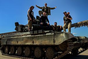 Серга, Чемеров и Yarmak написали песню по приказу командира 59-й отдельной мотопехотной бригады Вадима (Борсука) Сухаревского