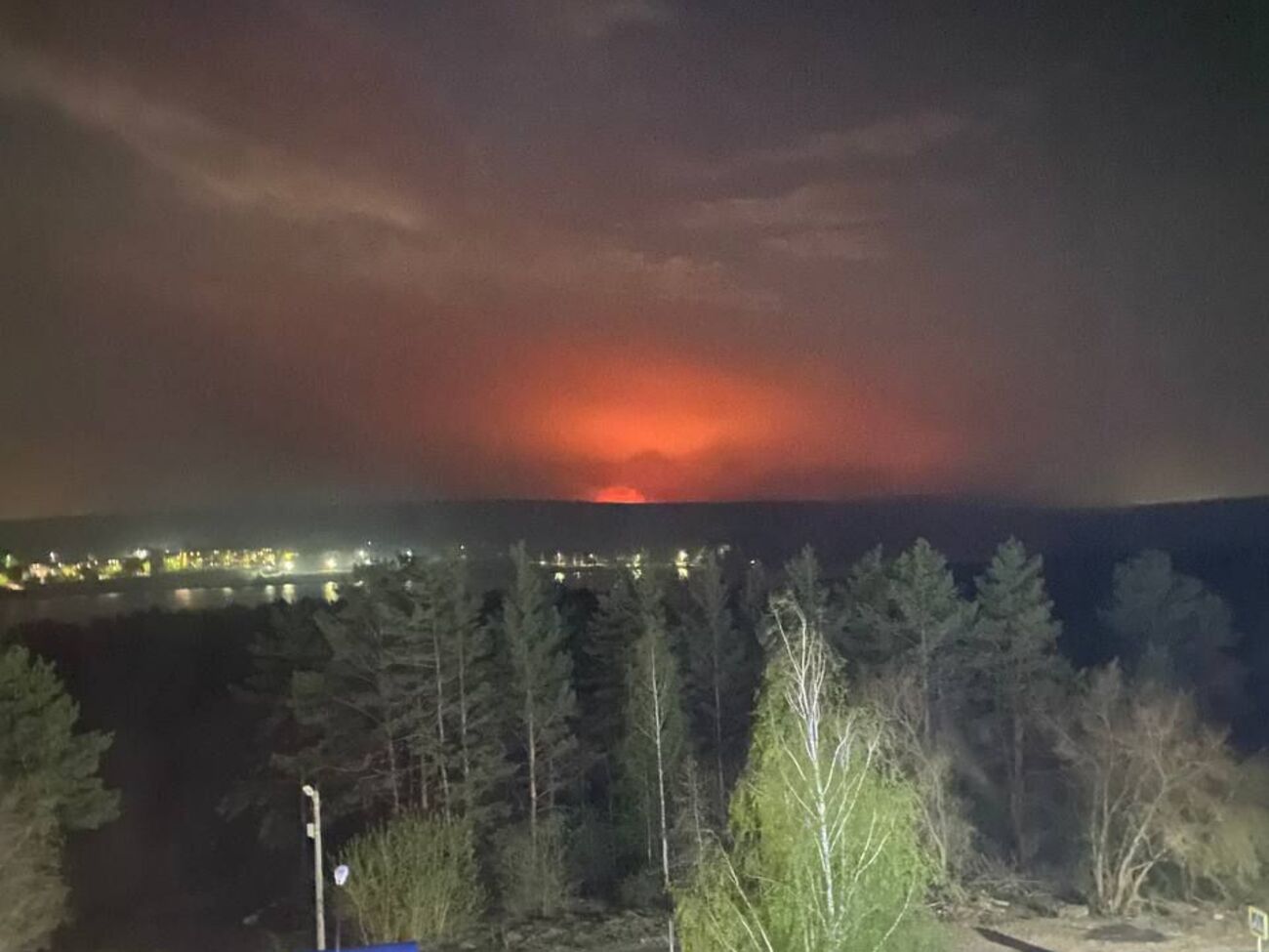 Полыхает в Свердловской области