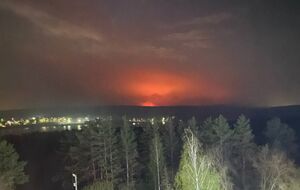 Полыхает в Свердловской области