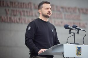 Зеленський: Сьогодні нашій команді вдалося повернути з російського полону ще 45 наших воїнів. 42 захисники України й три захисниці