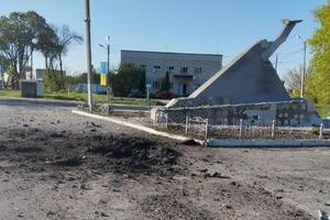 Противник регулярно атакует населенные пункты Харьковской области
