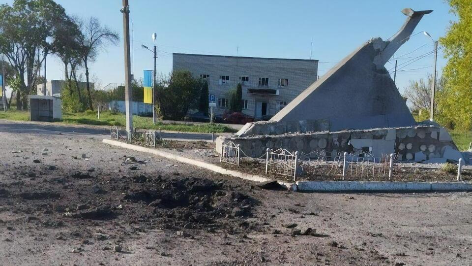 Противник регулярно атакует населенные пункты Харьковской области