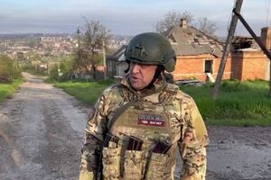 ЧВК "Вагнер" ночью получила боевое распоряжение "впервые за все это время", отметил 7 мая Пригожин