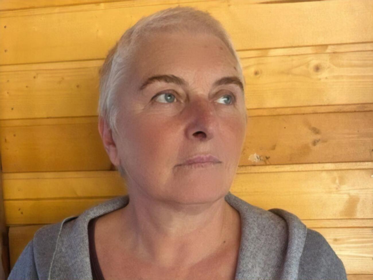 Люди, причастные к войне, имеют право на отдых. А вот тем, кто приучил себя не замечать пылающей под боком войны, я этого не прощаю