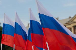 Поліція оскаржить дозвіл на російські прапори