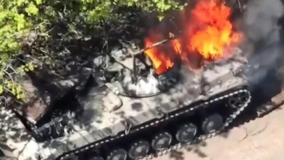 Після двох вибухів ворожа машина згоріла