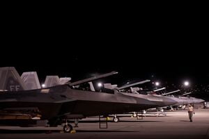 У ВПС США наголосили, що F-22 Raptor "стримують агресію в регіоні Балтійського моря"