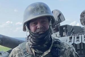 Задорожный: У Сереги, моего управляющего, был пневматический пистолет, который шариками стреляет, воздухом. Он наставил на орков этот пистолет и начал орать: "Пидары, сдавайтесь!"