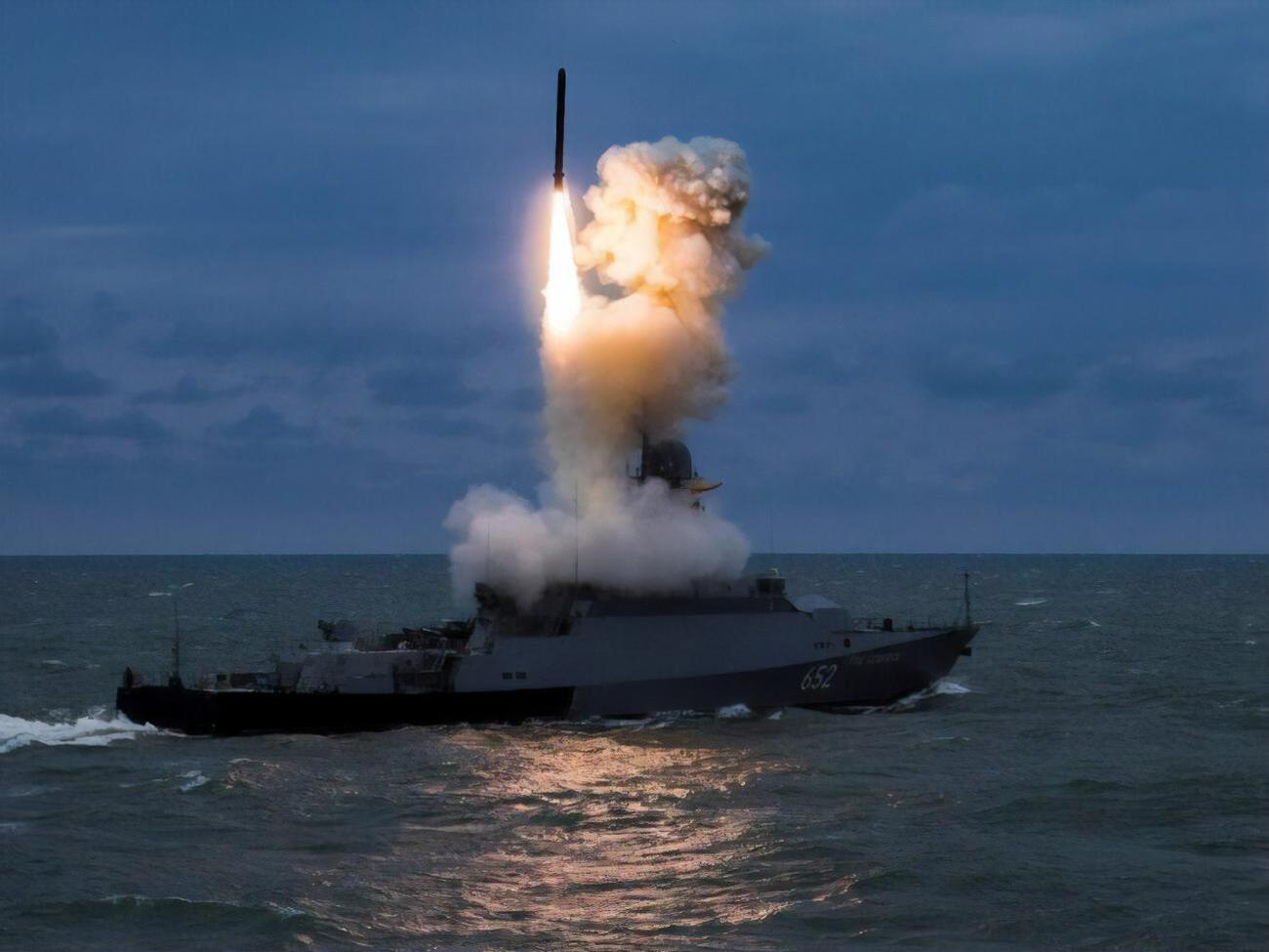 Гуменюк попередила, що в Чорному морі залишається на бойовому чергуванні п'ять російських кораблів, озброєних "Калібрами"