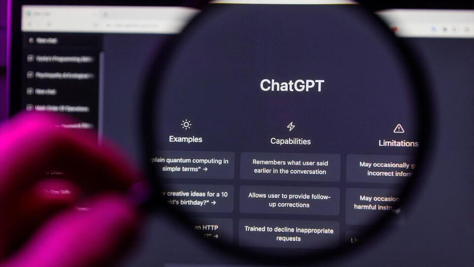 Правоохранители считают, что подозреваемый написал при помощи ChatGPT фальшивую новость об аварии поезда