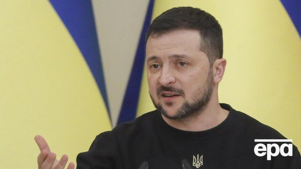Зеленський зазначив, що владі РФ не вдалося "продати" Бахмут як перемогу, оскільки його не змогли захопити до 9 травня