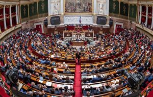 Резолюцию о признании ЧВК "Вагнер" террористической организацией поддержал 331 депутат Национального собрания Франции, подчеркнули в посольстве Украины в Париже