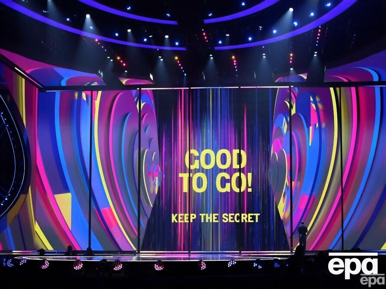 В первом полуфинале в интервал-актах выступили Alyosha и Санина