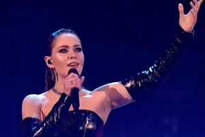 Фронтвумен The Hardkiss исполнила песню на украинском языке