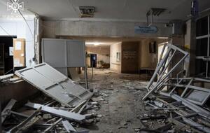 Бомбоубежище в поликлинике Деснянского района, возле которого упали обломки, оказалось закрытым