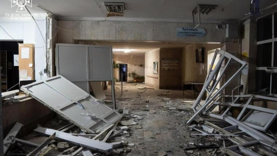 ППО збила всі 10 ракет, які летіли вночі на столицю, але уламки вбили й поранили людей
