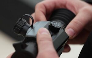 Тепловізійний приціл Dahua Thermal Scope c435 дає змогу бачити теплове випромінювання об'єктів уночі на відстані до 2 км